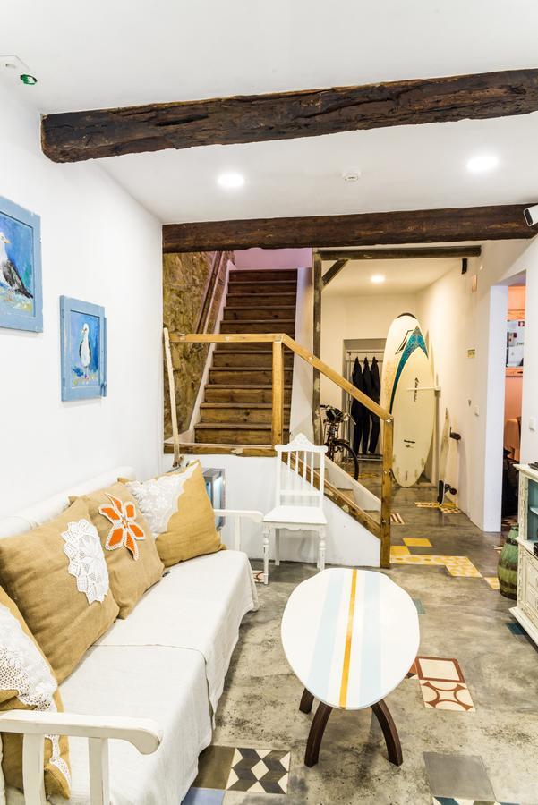 The Surf Embassy Hostel Peniche Esterno foto